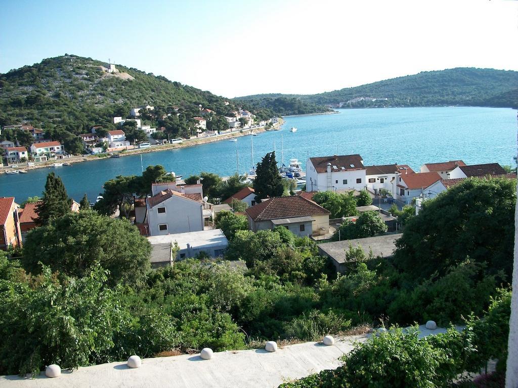 Apartments Luka Tisno Esterno foto