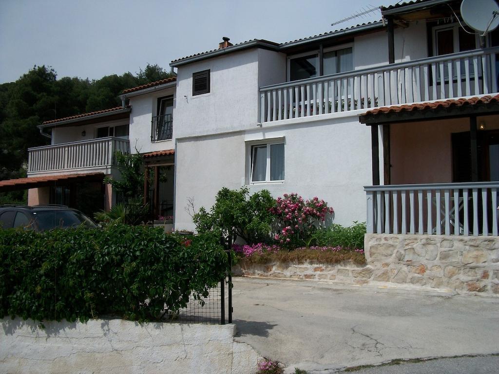 Apartments Luka Tisno Esterno foto